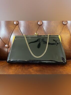 1950s Andé Black Patent Leather Vintage Handbag Gold Frame & Chain